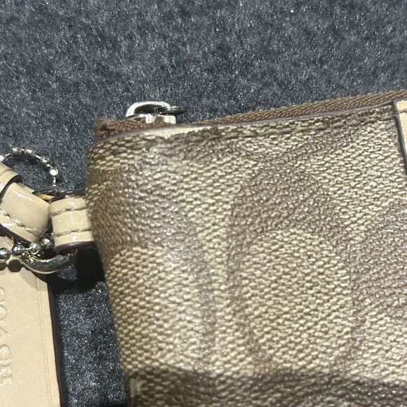 COACH F58035 Corner Zip Wristlet Signature Khaki PVC Ivory Leather Stripe - Picture 4 of 7